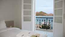 Deluxe Room 31m2 (έως 2 άτομα): με 2πλό κρεβάτι king size ή δύο μονά,,ιδιωτικό μπαλκόνι με θέα πισίνα, μαρμάρινο μπάνιο με μπανιέρα ή ντους.