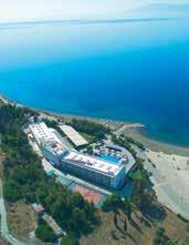 θαλασσοθεραπείας, γήπεδο τένις, γήπεδο 5 x 5, γήπεδο μπάσκετ, πινγκ πονγκ, παιδική χαρά, ΤV room, αίθουσα χαρτιών, υπαίθριο πάρκινγκ, δωρεάν wifi, γιατρό.