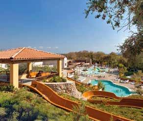 διάφορα αθλήματα ρακέτας, ενώ στο Aqua Park θα περάσετε ατέλειωτες ώρες διασκέδασης στις νεροτσουλήθρες.