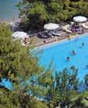 να σας υποδεχθεί και το φετινό καλοκαίρι. Χτισμένο σ ένα μαγευτικό σημείο στις όχθες του Κορινθιακού Κόλπου.