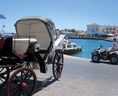 Θα περιηγηθούμε στο Παλαμίδι, τον ιδανικό χώρο για πανοραμικές φωτογραφίες και μετά θα περιπλανηθούμε σε αυτό το μοναδικό σύμπλεγμα από φράγκικα, ενετικά και τούρκικα κτίρια του κέντρου.