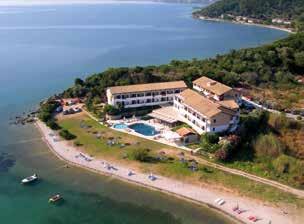 Με: κεντρικό κλιματισμό (με πλήρη αυτονομία), τηλέφωνο, μουσική, τηλεόραση (δορυφορικά κανάλια διαθέσιμα), ψυγείο, μπάνιο / ντους, στεγνωτήρα μαλλιών.