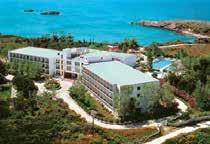 Suite 4 ατόμων με Θέα Θάλασσα. 1 υπνοδωμάτιο με διπλό κρεβάτι και καθιστικό με 2 καναπέδες-κρεβάτια - και επιπλέον 2η τηλεόραση, καφετιέρα / τσαγιέρα.