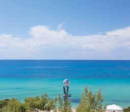 ΔΙΑΜΟΝΗ: Σε 172 Standard Δωμάτια - Σουίτες - Σουίτες Deluxe, όλα κομψά διακοσμημένα, με δωρεάν Wi-Fi σε όλους τους χώρους, κλιματισμό, μίνι μπαρ, DVD player και δορυφορική τηλεόραση.