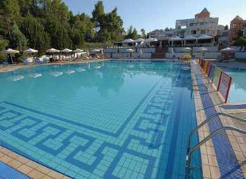 δραστηριοτητες: Υπάρχει ομάδα ανιματέρ (6 μέρες την εβδομάδα) για παιδιά και ενήλικες με αθλητικές και ψυχαγωγικές δραστηριότητες.