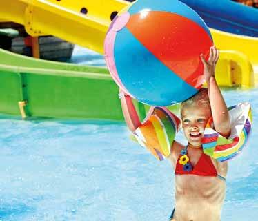 Φρέσκο παγωτό στο beach bar (10:00-18:00) Προσφορά snacks (τοστ, μικρά σάντουιτς και κέικ) στο μπαρ 11:00-12:30 & 16:00-18:00 (ή στο beach bar ή στο pool bar).