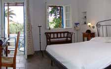 ALEXANDROS HOTEL πλατυσ γιαλοσ - σιφνοσ Tο ξενοδοχείο Alexandros βρίσκεται σε απόσταση 8 χλμ. απο την Απολλωνία, πρωτεύουσα της Σίφνου και 15χλμ. απο το λιμάνι Καμάρες. Στα 120μ.