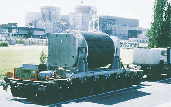 Peatükk 15 / Radioaktiivse materjali transport Peatükk 15 Radioaktiivse materjali transport Kogu maailmas toimub radioaktiivsete materjalide transport tavalises korras lennukite, laevade, autode ja