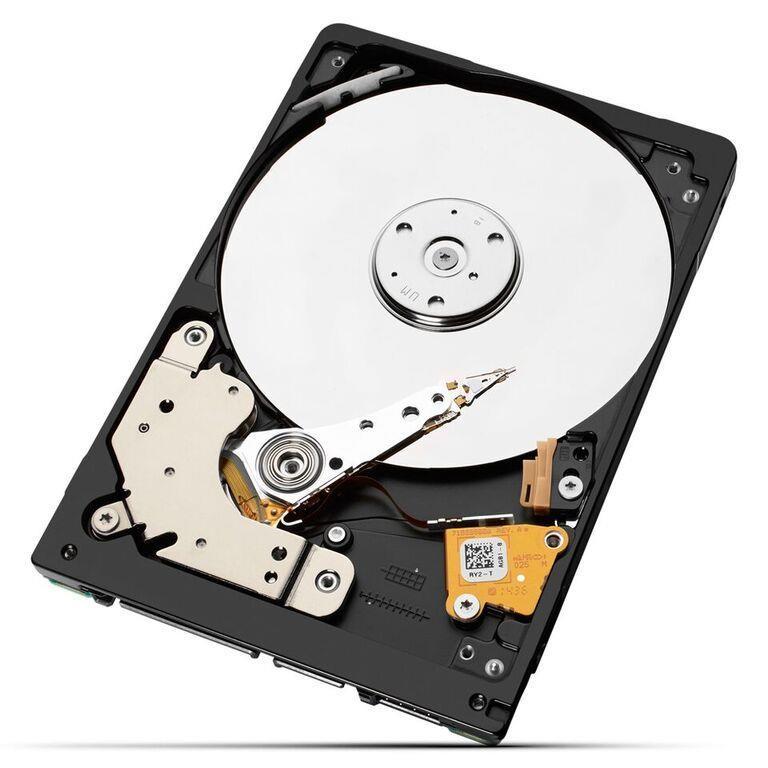 Seagate 2006: Momentus 5400 160GB Prvi disk s vertikalnim magnetnim zapisom Seagate 2017: Hibridni diski SSHD