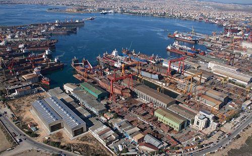 Τα ναυπηγεία στην Τουζλα Δύο εκ των γνωστότερων τουρκικών ναυπηγικών επιχειρήσεων συγχωνεύονται στην μεγαλύτερη ναυπηγοεπισκευαστική μονάδα της Ανατολικής Μεσογείου την ώρα που στην Ελλάδα ο