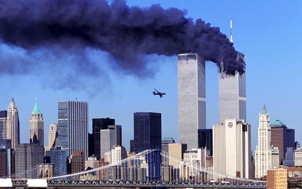 11η ΣΕΠΤΕΜΒΡΙΟΥ-ΠΤΩΣΗ ΤΩΝ ΔΙΔΥΜΩΝ ΠΥΡΓΩΝ Στις 11 Σεπτεμβρίου 2001, εκδηλώθηκαν τρομοκρατικές επιθέσεις εναντίον στόχων στις Ηνωμένες Πολιτείες.