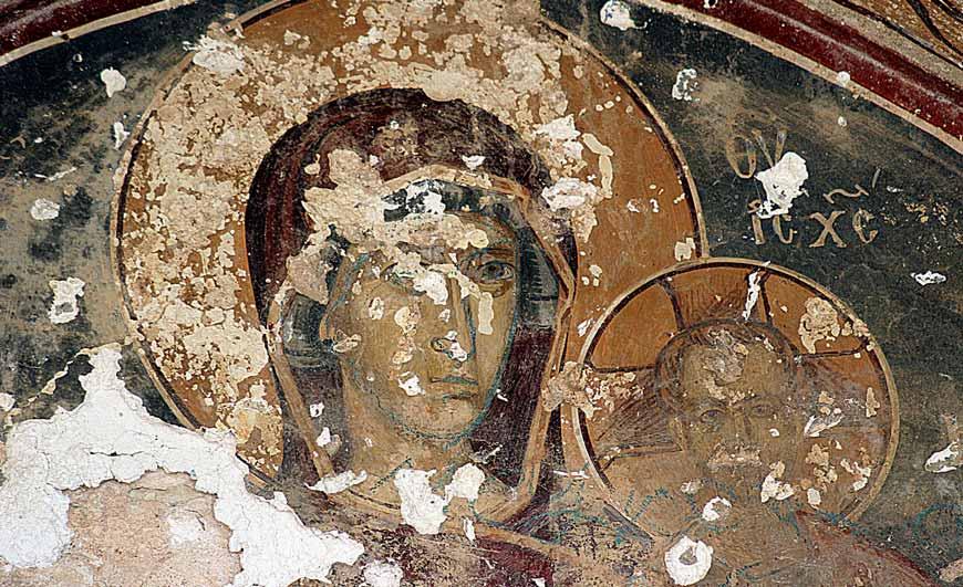 Παναγία της Κανακαριάς Αυτή η μικρή φωτογραφία απεικονίζει ό,τι έχει απομείνει από το εξαιρετικής ομορφιάς ψηφιδωτό του πρώτου μισού του 6 ου αιώνα, της εποχής του Βυζαντινού αυτοκράτορα