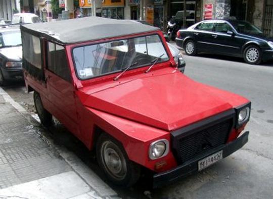 FARMA RENAULT Η εταιρεία MAVA, πρώην εισαγωγέας των αυτοκινήτων Renault στη χώρα μας, ανέθεσε στα τέλη της δεκαετίας του 70 στο Γιώργο Μιχαήλ τη σχεδίαση ενός ελαφρού οχήματος μικτής χρήσης.
