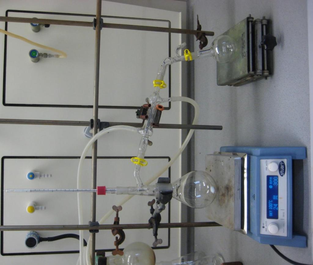 1. Destilleerimine Levinud meetodid ja aparatuur Destilleerimine on väga laialdaselt levinud meetod nii laborites kui tööstuses, kus vedelik aurustatakse keetmisel ning sellele järgneb