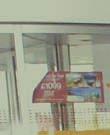 οι οποίες στη συνέχεια αποθηκεύονται στο κάτω μέρος του ταπέτου.