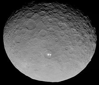 Ο μεγαλύτερος αστεροειδής (η Δήμητρα - Ceres) έχει διάμετρο περίπου 1000km περιέχοντας μόνος του το 50% της συνολικής μάζας της ζώνης των αστεροειδών (νάνος πλανήτης).