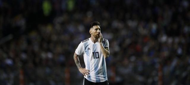 Σκέψεις αποχώρησης από την Αργεντινή για τον Μέσι μετά το Μουντιάλ Αναποφάσιστος όσον αφορά την αποχώρησή του από την εθνική ομάδα της Αργεντινής, εμφανίσθηκε ο Λιονέλ Μέσι.