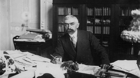 већу подршку за своје идеје (сл. 6). Слика 6 - барон Пјер де Кубертен Године 1887.