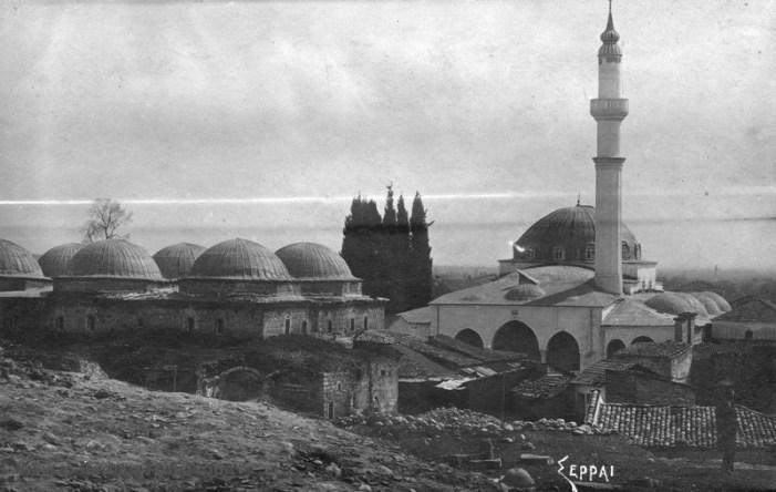 Η ανάγκη μέτρησης του χρόνου κυρίως για λόγους θρησκευτικούς (προσευχή) οδήγησε στην υιοθέτηση και την ευρεία διάδοσή τους στην οθωμανική κοινωνία.