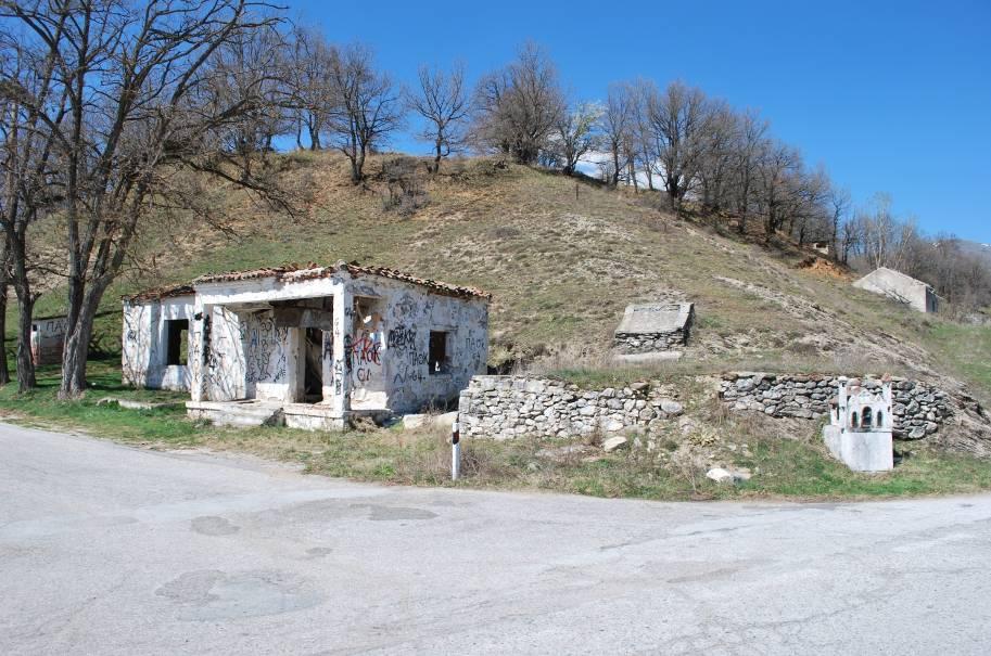 Η διαδικασία Νοητά και Πραγματικά Μνημεία αποτελεί την υλοποίηση της Εικαστικής Πορείας για το 2017 και 2018.