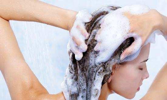 Αφρόλουτρα Υγρό αρωματικό σαπούνι που σχηματίζει πολύ αφρό για το πλύσιμο του σώματος.