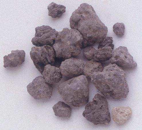 djelovanjem vode BENTONITI (montmorilonit,