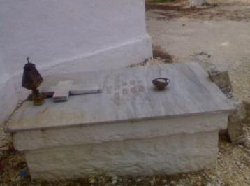 Ο τάφος του ιερέα Αντώνιου Ταστεμερίδη