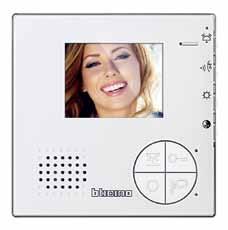 Apartmantskih video pozivnih panela 39 Sistema sa nezavisnim audio modom 5 Slušalica po apartmanu 600m Rastojanje između