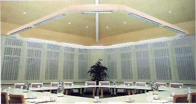 Slika 3.4: Postavitev svetilk v konferenčnih dvoranah.