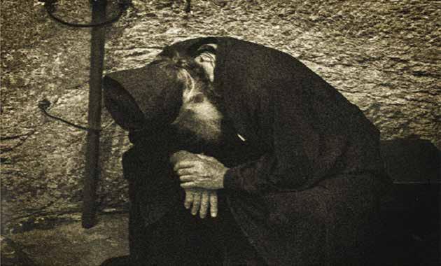 S kršćanskog Istoka S kršćanskog Istoka Isusova molitva molitva srca Otkada je zapadni svijet otkrio dalekoistočne duhovnosti, pomamio se i za njihovim metodama i tehnikama meditacije.