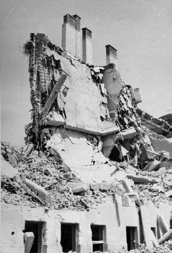 основни и 11 средни училишта биле разурнати или тешко оштетени во катастрофалниот земјотрес од 26 јули 1963 година.