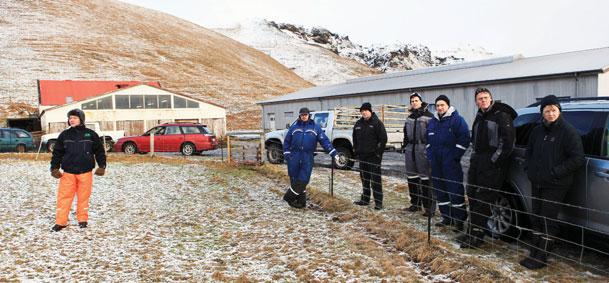 Þegar slík skilti ber fyrir augu verður mér yfirleitt hugsað á þá leið að þarna hafi einhver skrattakollurinn að sunnan komið og keypt land án þess að hafa neinn skilning á því hvernig lífið gengur í