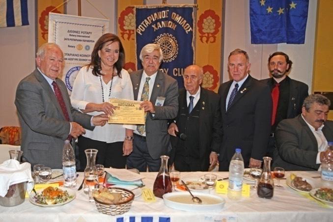 Σ του Οµίλου µας να έλθει στο πάνελ δια µια αναµνηστική φωτογραφία µε την αγαπηµένη µας οµιλήτρια της αποψινής βραδυάς.