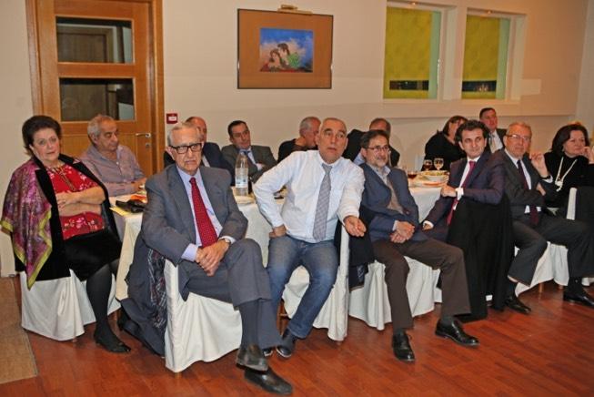 β Δ/της Μαρινάκης Σταύρος, ο εψηφισµένος Πρ.Γκίζας Σταύρος, ο Πρόεδρος του 1 ΟΥ Ροτ.Κοινοτικού Σώµατος Εν Ελλάδι εις Αζωγυρέ Σελίνου Κουκουτσάκης Ευτύχιος, το ζεύγος Κωστάκη Αλκιβιάδου τ.