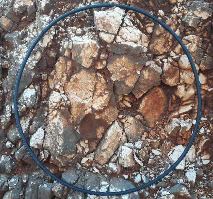 Εικόνα 4.29: Εφαρμογή κυκλικού παραθύρου κατά Mauldon στην τομή C στα 90 μέτρα στα αριστερά ενώ δεξιά παρατηρείται η χαρτογράφηση των διακλάσεων.