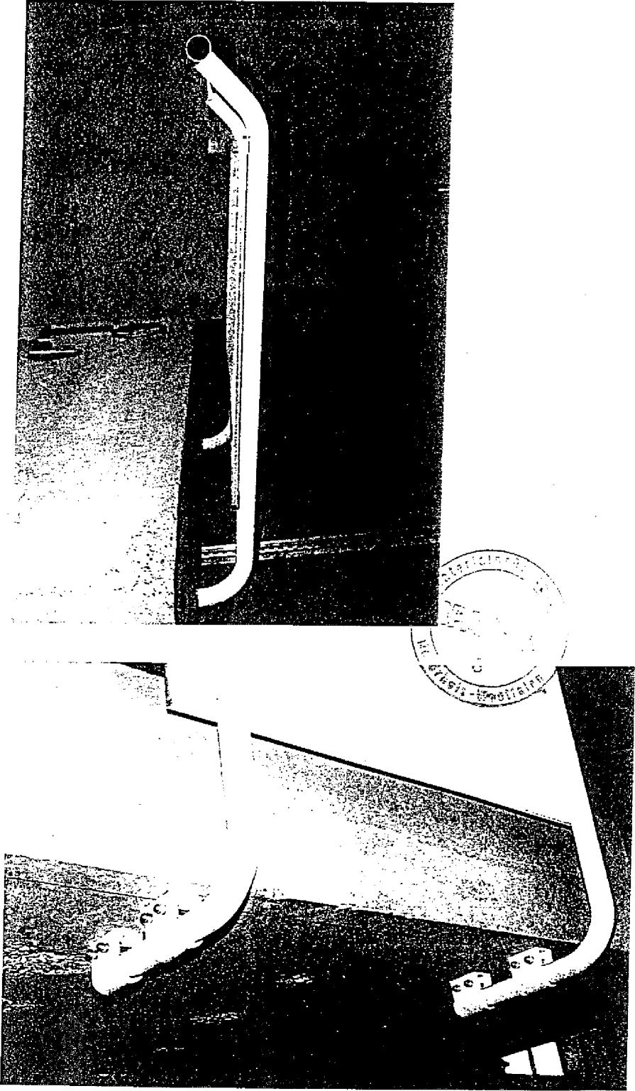Obrázok 1: Systém zábradlia namontovaný na spodnej strane betónovej dosky Obrázok 2: Držiaky stĺpika