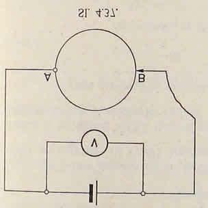 MK_4.129. Elektromotorna sila generatora je 135 V, a njegov unutrašnji otpor 0,5 Ω. Koje će vrijednosti pokazati voltmetri V 1 i V 2 u krugu struje na sl. 4.38. ako je R 1 = 2 Ω a R 2 = 20 Ω? MK_4.