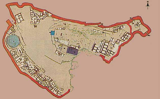Στην Αργολίδα, τειχισμένες ακροπόλεις βρίσκονται στις Μυκήνες, στην Τίρυνθα και στη Μιδέα.
