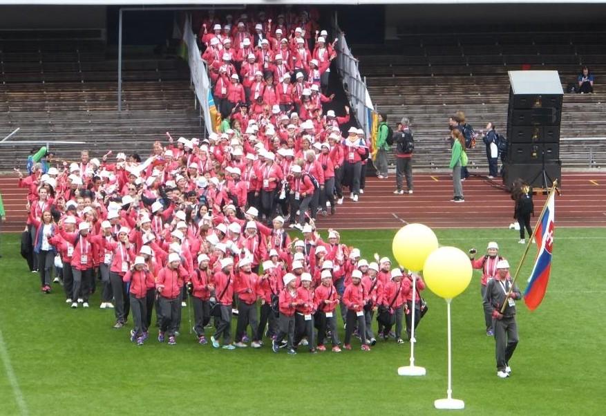 v poradí reprezentovala doteraz najpočetnejšia výprava 300 členná, ktorá bola zložená zo športovcov Sokolskej únie Slovenska, Diamantu Košice, KGŠ Slávie Trnava, RTVŠ Mix Spišská Nová Ves a UKF Nitra.