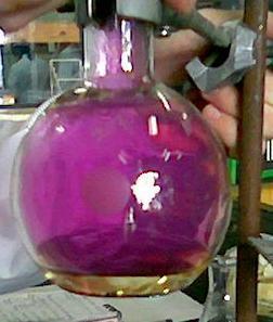 Rezolvare: 8. Iodurarea benzenului se realizează cu iod folosind drept catalizator acidul azotic. Pentru obţinerea a 20,4 g iodobenzen se consumă: A. 6,022*10 23 molecule de iod; B.