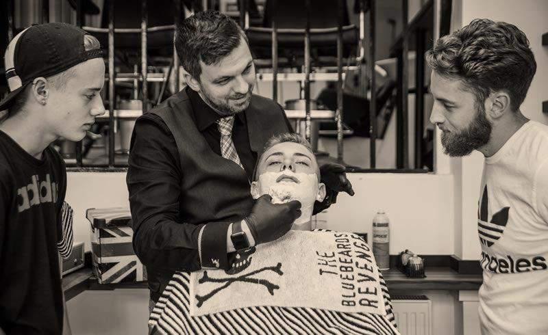 Luigi Caterino BARBER S EDUCATION Scotland Barber of the Year 2017/ British Hair and Beauty Awards 29 Ιανουαρίου 2018 10:00 13:30 1 ο μέρος : Step By step παρουσίαση ξυρίσματος και