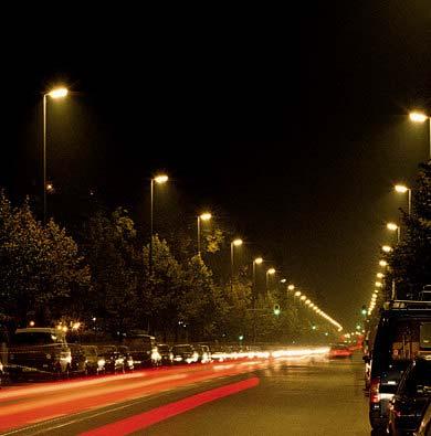 Naloge in funkcije javne razsvetljave Zagotovitev varnosti za vse udeležence v prometu Pospeševanje prometnega toka