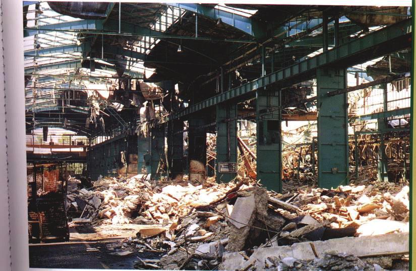 7.11.2. НАТО бомбардовање и штета учињена животној средини За време НАТО бомбардовања,1999. године, "Застава" је разорена, разрушено је 160 000 квадратних метара производних површина.