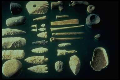 Слика 20. Камени орудија кои се користеле пред повеќе од 100.000 години Пред 10.