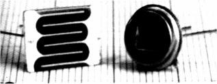 Fotoupor, fotodioda 1.7.2 FOTOUPOR Za merjenje osvetljenosti, za krmiljenje osvetlitve in svetlobnih teles, so v uporabi fotoupori.