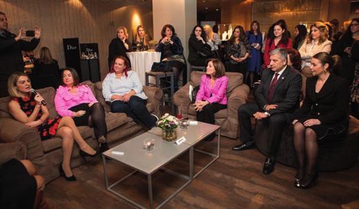 εκδήλωση άνοιξε η πρόεδρος της ΔΕ του Τομέα, Άρτεμις Λιόντα, μιλώντας για τη σημασία της δικτύωσης και της αλληλο-υποστήριξης των γυναικών στον επαγγελματικό στίβο.