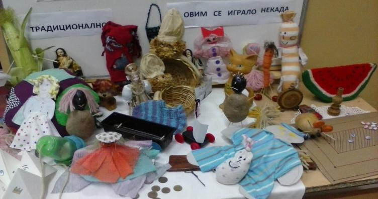 Нова година Новогодишњом креативном ликовном