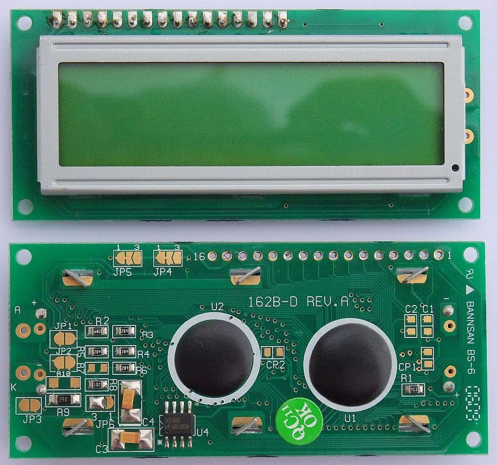 HD44780 oziroma KS0066 krmili multipleksiran LCD, ki prikazuje eno ali dve vrstici alfanumeričnih znakov, skupno največ do 80 znakov.