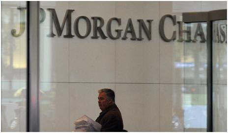 JP Morgan: Θα χρηματοδοτήσει την πώληση «κόκκινων δανείων» της Monte dei Paschi Η αμερικανική τράπεζα JP Morgan είναι διατεθειμένη να δώσει βραχυχρόνιο δάνειο, ύψους 7 δισεκ.