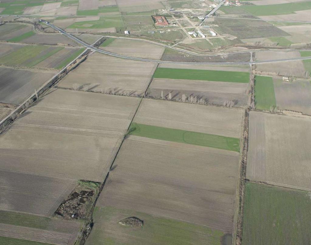 11. Αεροφωτογραφία της περιοχής της Πέλλας: αρχαιολογικός χώρος και περιοχή του Φάκου.